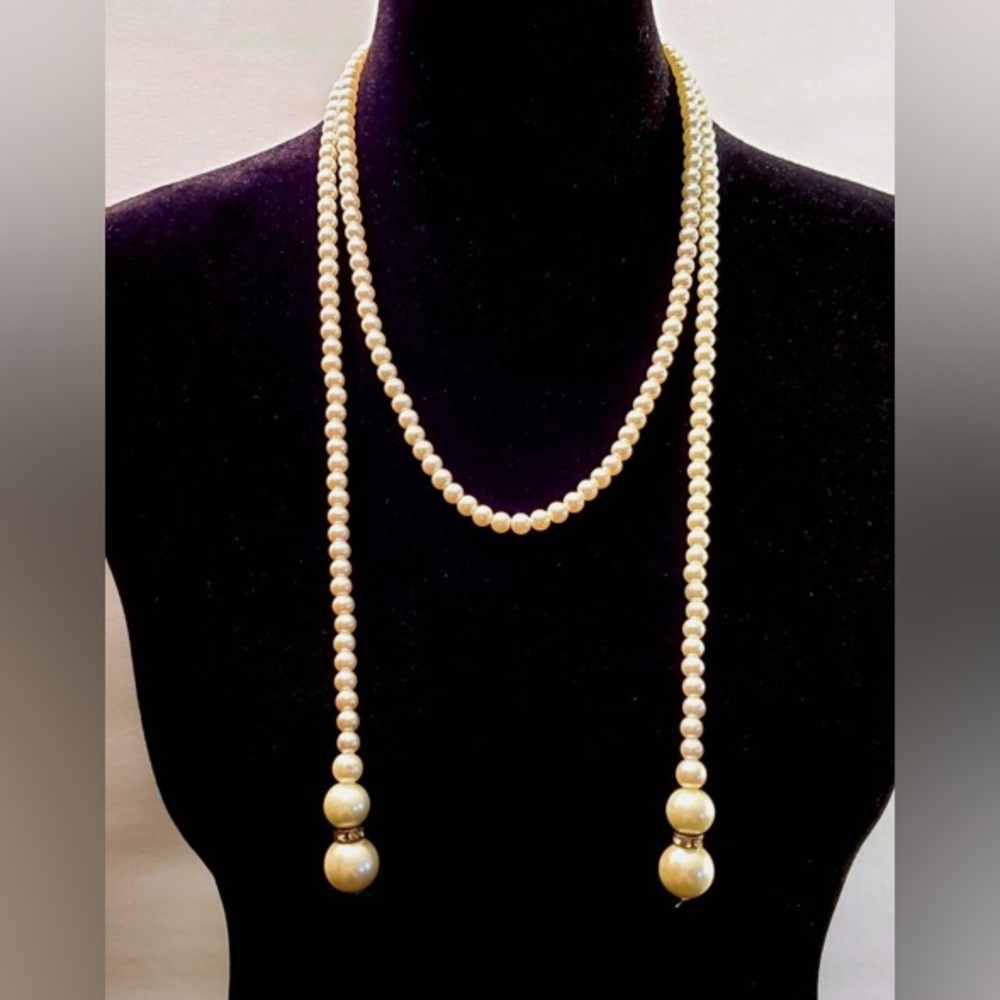 Elegant Simulated Pearl Knotted Necklace